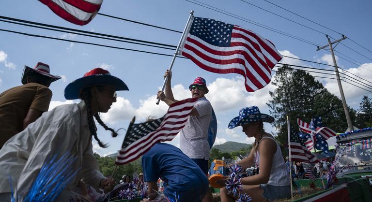 Amerika kertiklotyó-toló versennyel ünnepli a függetlenség napját