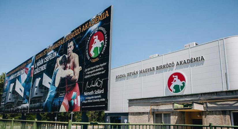 Egy hét Csepelen: Birkózók birkózása a bíróságon 400 millió forintért * Botrány *Rozsda