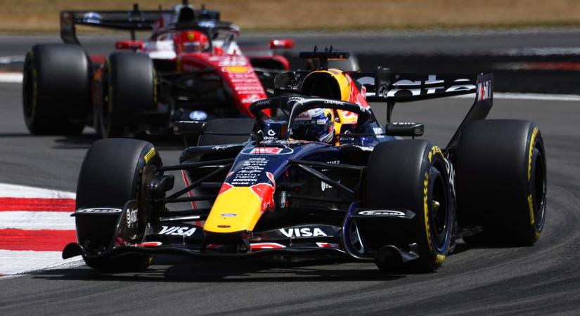 Verstappen: „Nincs értelme így versenyezni” – erőforrás-gondot vizsgál a Red Bull, bokszutcai rajt lehet a vége
