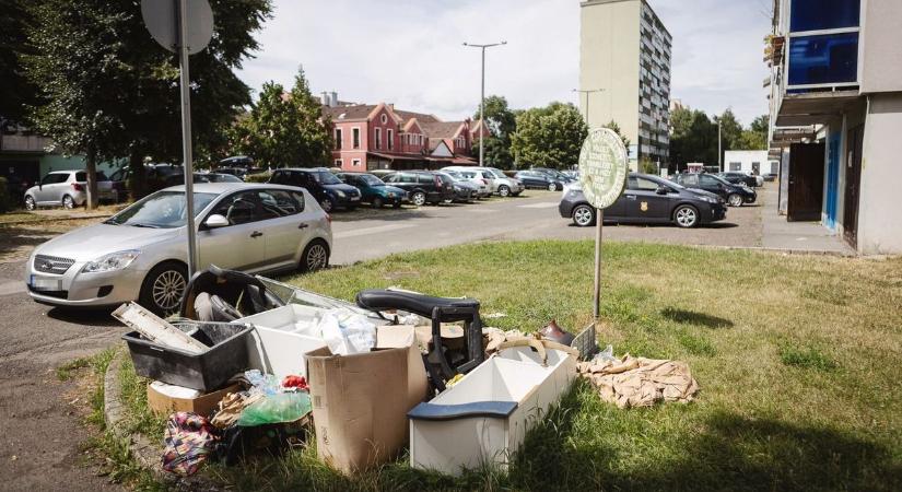 Teherautókkal érkeznek a lomizók Egerbe, ezért erősítenek rá a járőrök