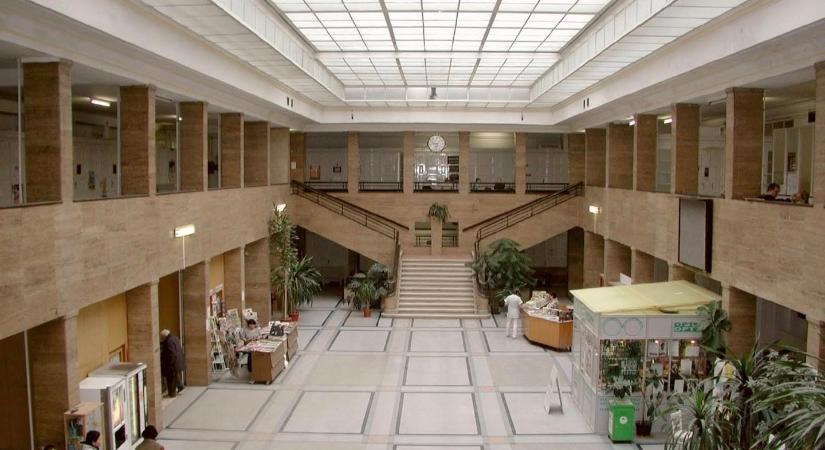 Megújult a Péterfy Sándor utcai Kórház és Rendelőintézet belső kertje