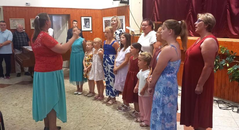 Ahol a művészet nyomot hagy: tízéves jubileumát ünnepli a Jáki Művésztelep