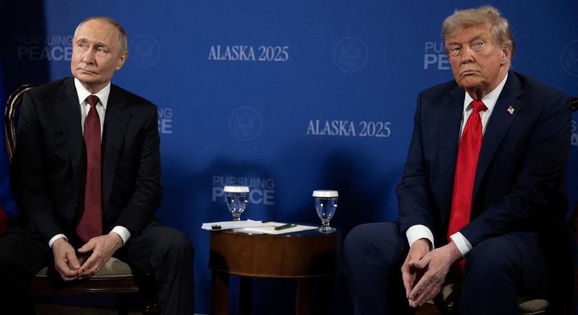 Közel másfél órát beszélt egymással Donald Trump és Vlagyimir Putyin