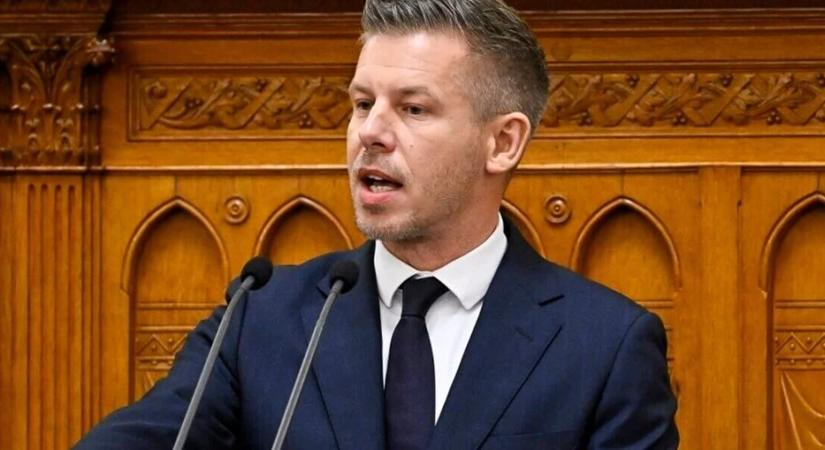 Mi folyik itt? Magyar Péter szerint a választások előtt 7 milliárdot kapott a „milliárdos pénzszivattyú”