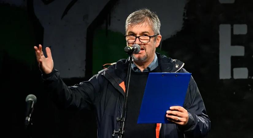 Hadházy Ákos a képviselői mandátumkorlátozásról: Nem nehéz azt gondolni, hogy ez személyre szabott módosítás