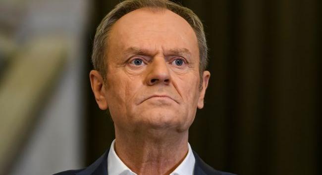 Tusk arra kérte a lengyel küldöttséget, hogy ne ígérjenek újabb pénzügyi támogatást Ukrajnának az ankarai NATO-csúcson