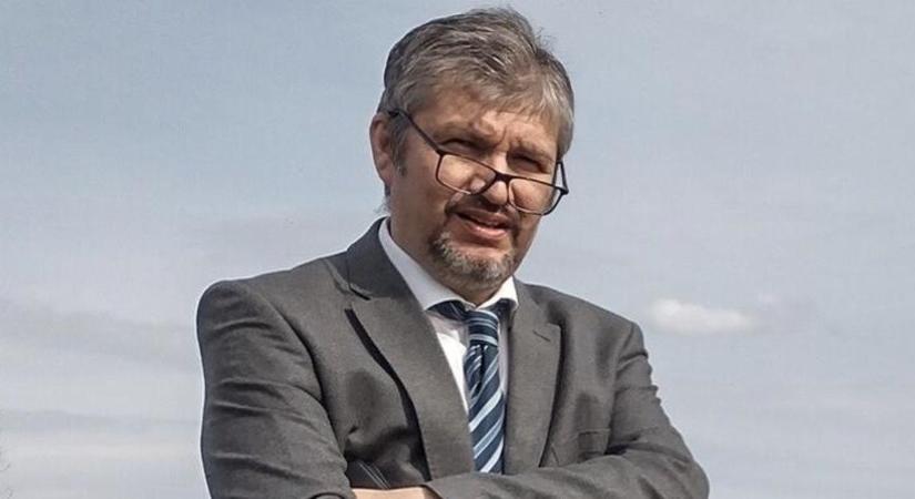 Hadházy szerint személyre szabottnak tűnik a mandátumkorlátozás szigorítása