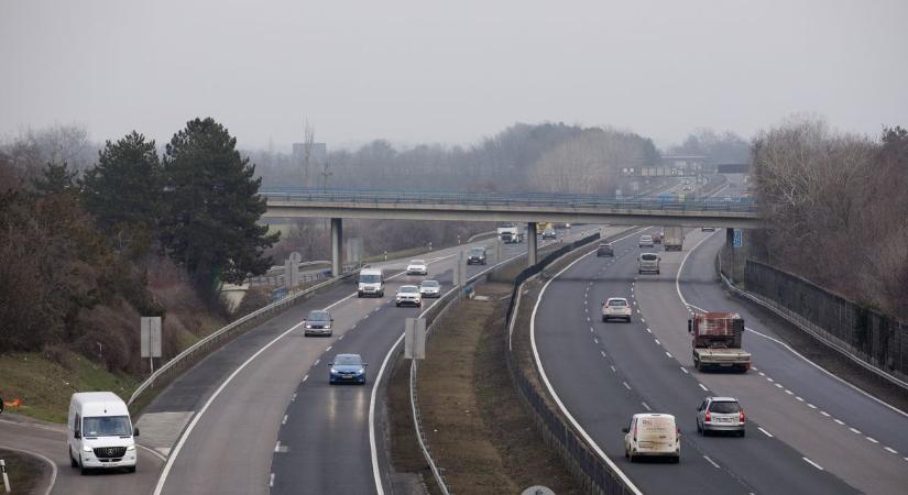 Fellélegezhet Somogy, megindult az áradat Budapest felé - be is dugult az M7-es autópálya