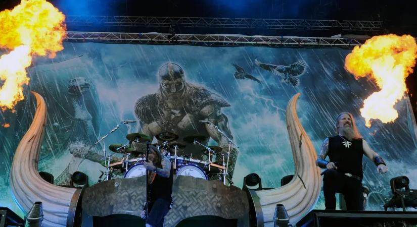 Svéd death metálosok már sokkal előbb csinálták a viking evezést, mint a norvég fociszurkolók