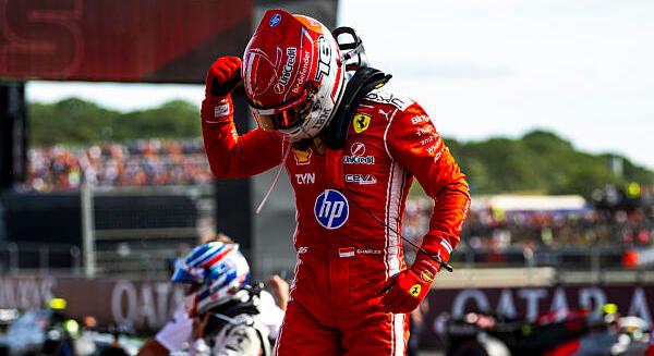 Antonelli drámája után Leclerc ünnepelhetett Silverstone-ban