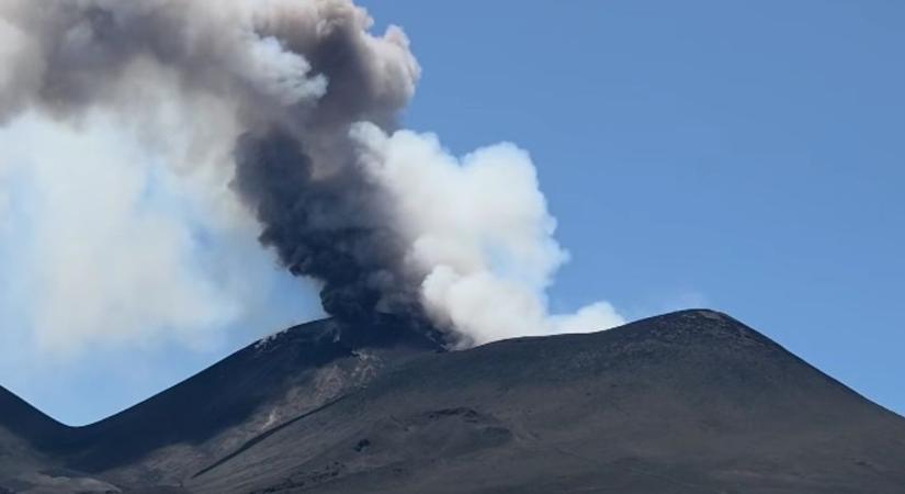 Hamut szórt az Etna, átmenetileg Catania repterét is lezárták