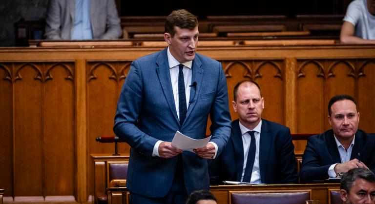 Panyi Miklós szerint a „tiszás maffia” kimenekítette a Zsolti bácsi ügyben nyilatkozó Bangó Sándort az országból