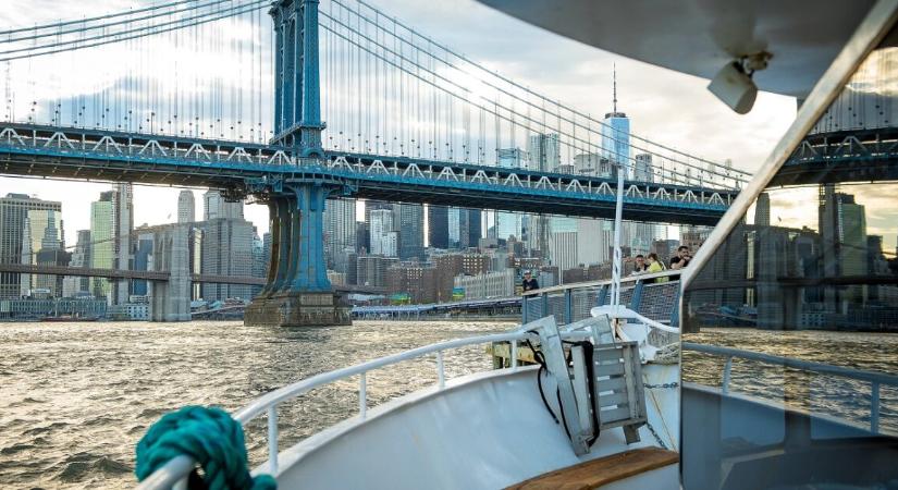 8 utassal a fedélzetén zuhant az óceánba egy repülő New Yorkban – helyszíni felvételek érkeztek