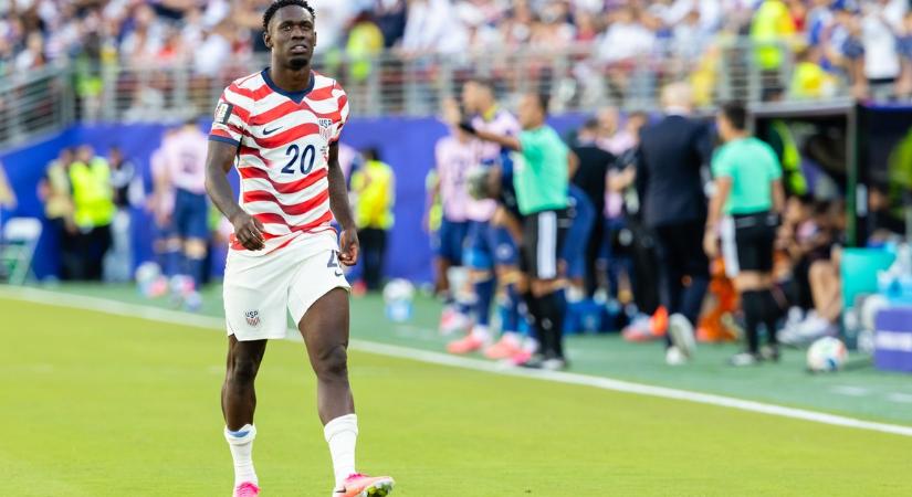 Botrány! Az eltiltott csatár ott lehet a nyolcaddöntőn, megdöbbent a futballvilág, Trump hálás a FIFA döntése miatt