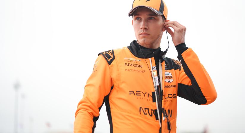 A McLaren már hivatalosan közölte egyik legjobb pilótájával, hogy jövőre nem kér a szolgálataiból