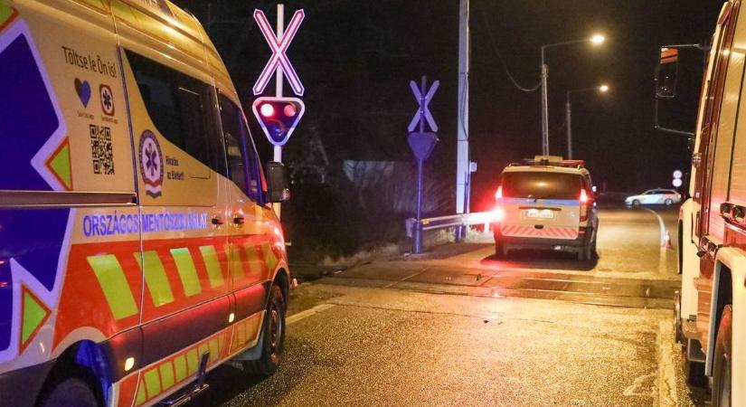 Hiába csökkent a balesetek száma, tízen már meghaltak a vasúti átjárókban idén – fotók