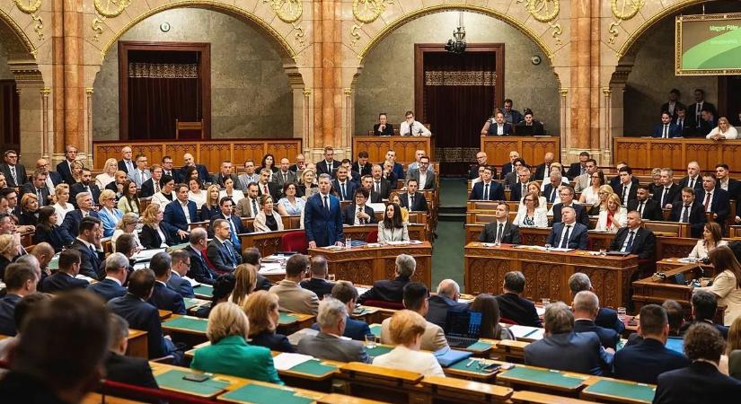Az elmúlt rendszer titkosszolgálati tevékenységének feltárásáról tárgyal a parlament