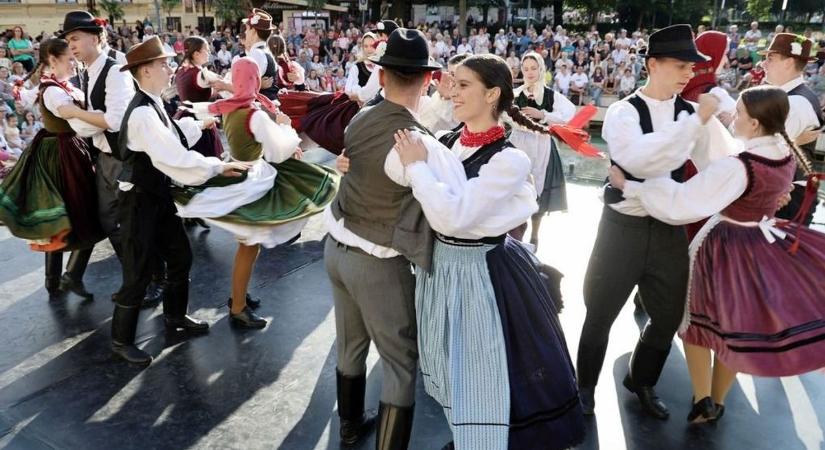 Táncos felvonulás és folklórest Szegeden: pénteken kezdődik a Martin György Néptáncfesztivál
