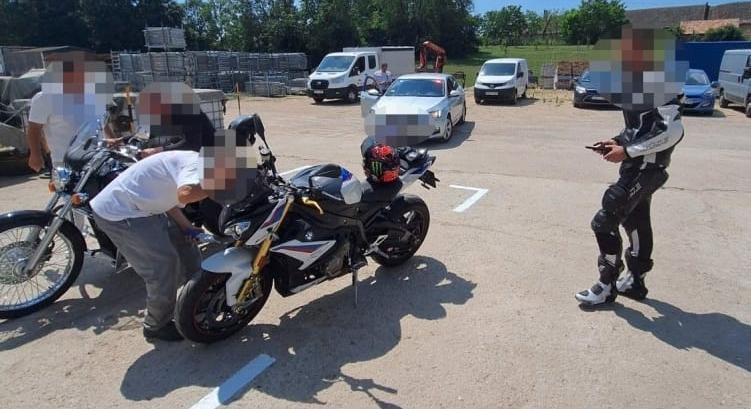 Túl hangos motorokra vadásztak a rendőrök a Bakonyban