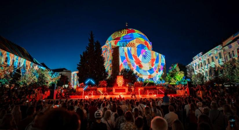 Minden rekordot megdöntött a jubileumi Zsolnay Fényfesztivál
