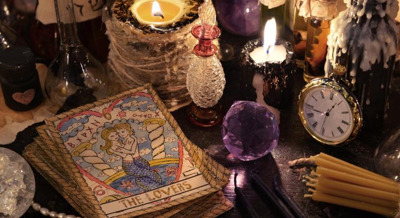 Tarot-horoszkóp július 6-ára: Megfordul a 12 csillagjegy sorsa
