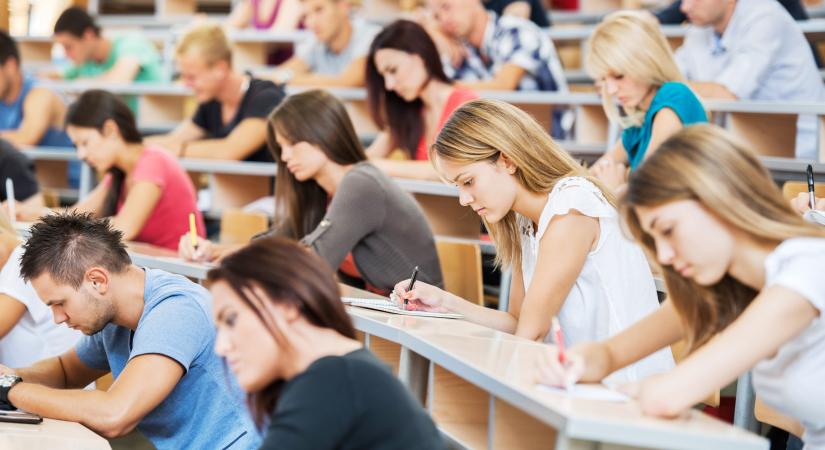 Rohamot indítottak a bankok a diákok kegyeiért, de van egy csavar, amiről sokan nem tudnak