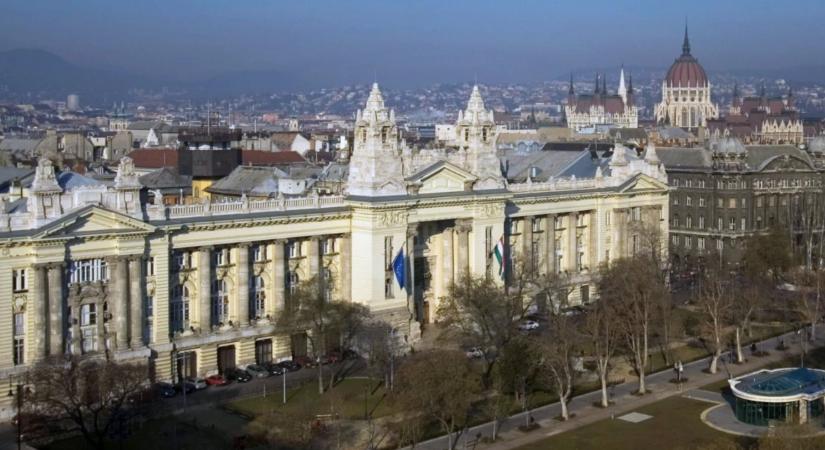 Nemzeti Galéria és luxuspláza egyben – mutatjuk, mit tervezett Tiborcz a Tőzsdepalotával