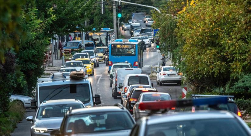 Buszra szállt a két miniszter, és bejelentették: úraindul egy feledésbe merült budapesti fejlesztés