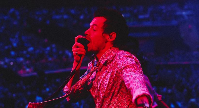 "Nem lennék itt nélkülük" - Harry Styles köszönetet mondott a One Direction tagjainak a koncertjén