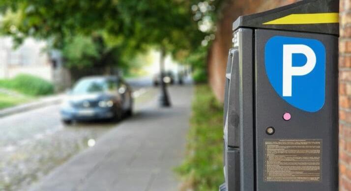 Eltűntek a parkolóautomaták Budapesten – Júliustól már drágább és digitális a parkolás