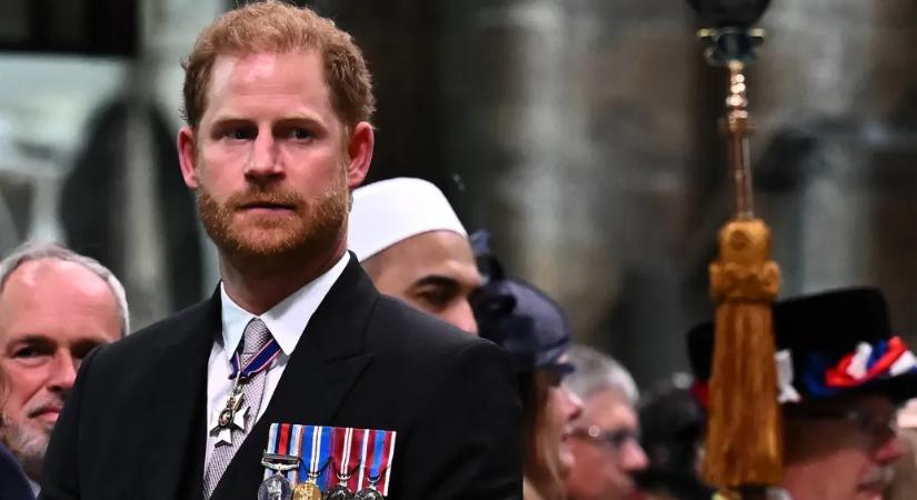 Békülőben a királyi család, a Londonba látogató Harry herceget meghívták a Buckingham-palotába