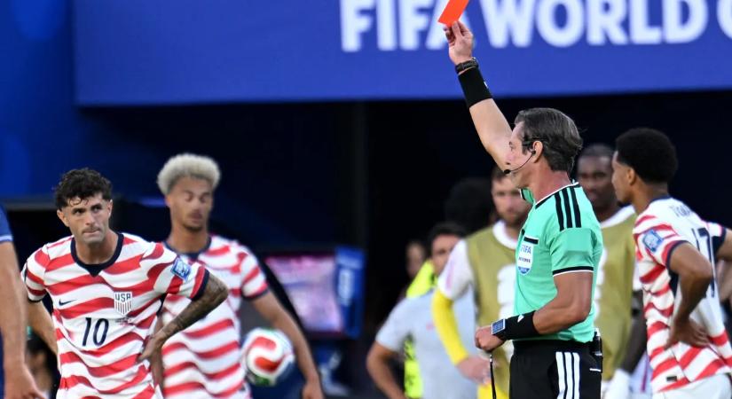 „Ez egy hatalmas hiba a FIFA-tól” – forrong a futballvilág Balogun-ügyben