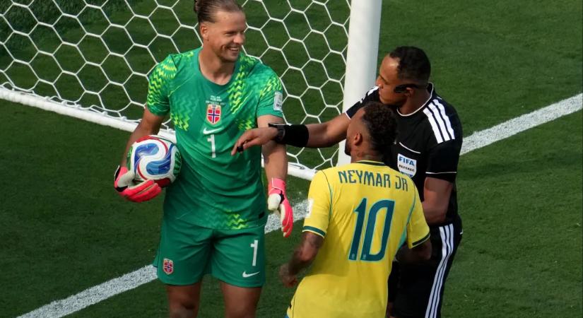 Összeszólalkozott a kapussal, majd zokogva a földre rogyott – így ért véget Neymar pályafutása a brazil válogatottban