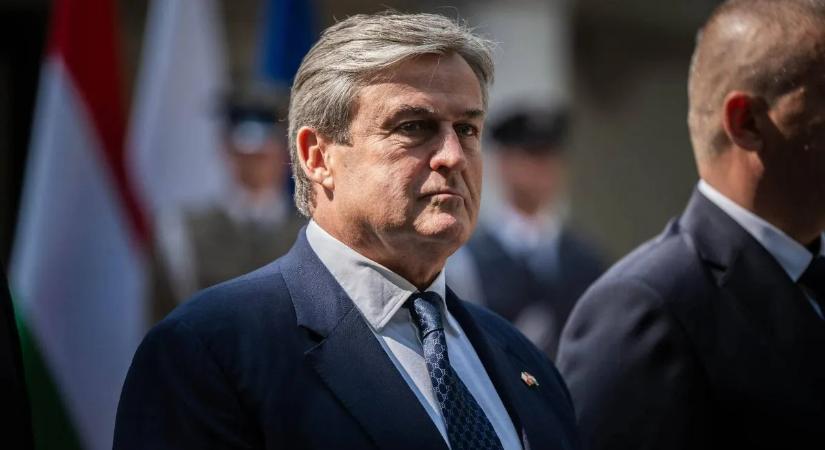 Újabb fejek hullanak, Kapitány István ezúttal az egyik legfontosabb magyar állami bank vezérét rúgta ki