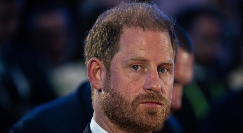 Újabb fordulat a királyi család viszályában: bár meghívták Harry herceget a Buckingham-palotába, végül mégsem fogadják