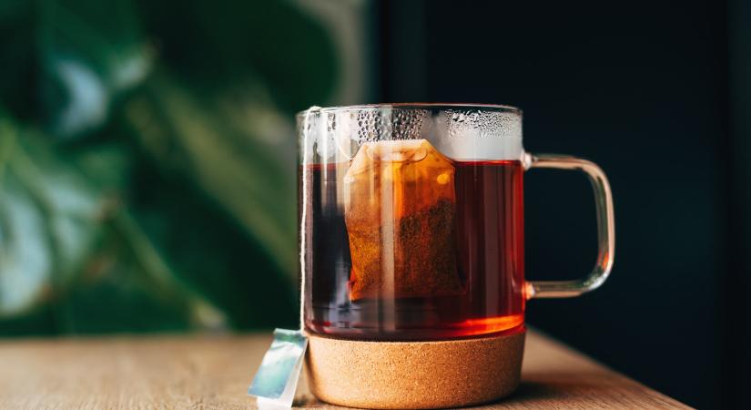 A GVH eljárást indított a Herbal Swiss Hot Drink gyártója ellen – megtévesztő reklámot gyanítanak