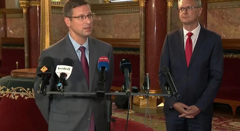 Csütörtökön tüntet a Fidesz az alkotmánymódosítás ellen a Sándor-palotánál