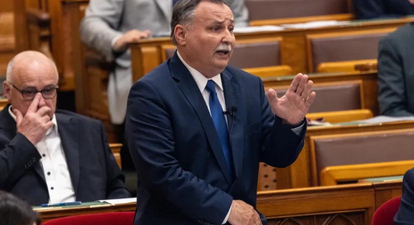 Gajdos László minisztériuma felülvizsgálja az ebrendészeti telepek működését