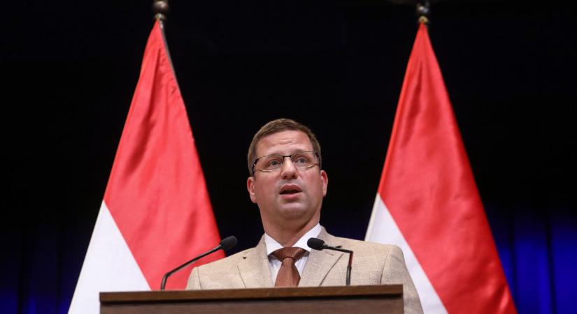 Tüntetést szervez a Fidesz az Alaptörvény módosítása ellen
