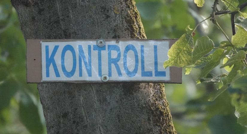 Újabb kamu traffipax bukkant fel Balatonvilágoson? (fotók, videó)