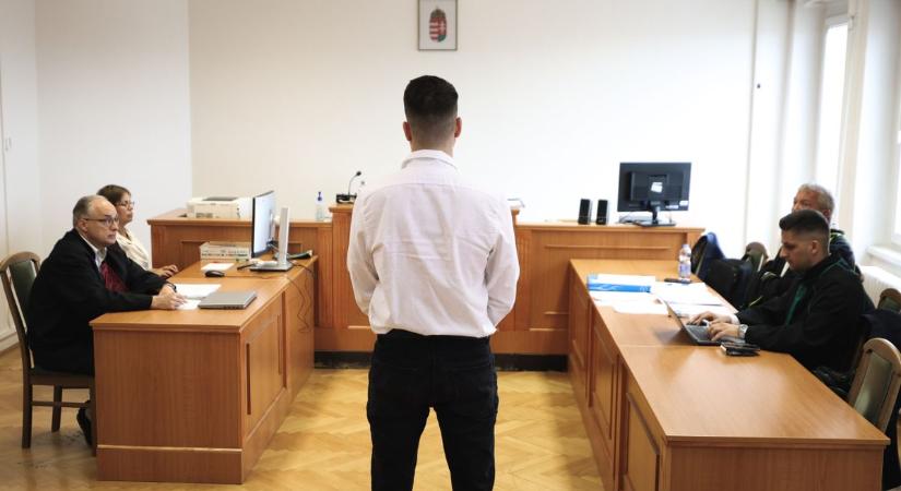 Percekkel a halálos baleset előtt büntették meg az Aston Martin sofőrjét - Megszólalt a bíróságon