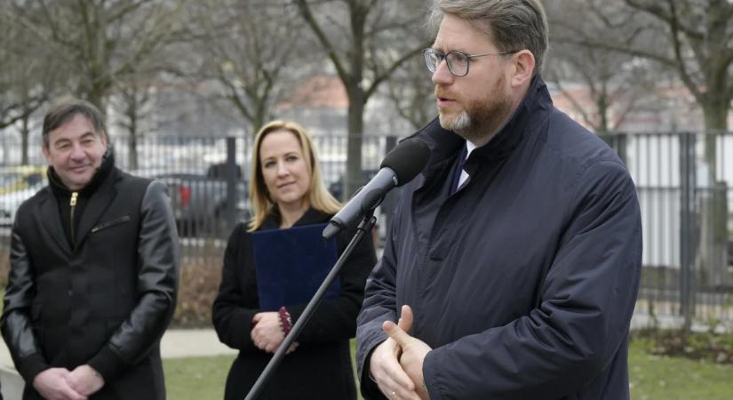 Kirúgták Orbán Viktor kedvenc lapjának főszerkesztőjét, az új vezetés szerkesztői függetlenséget ígér