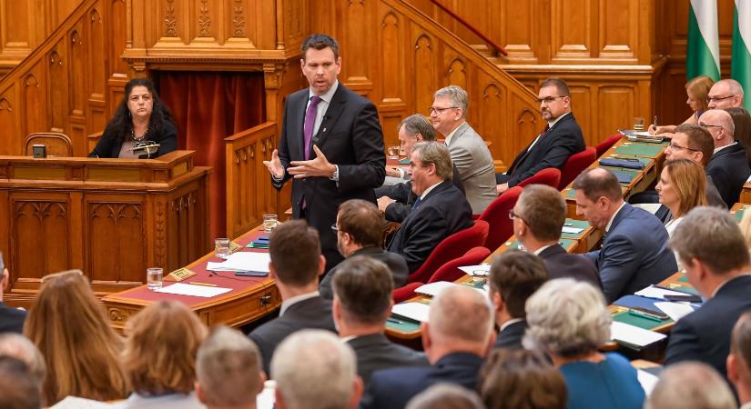 Vitézy Dávid: Öt hazugság a Fidesztől, hogy miért nem hozták haza a magyarok pénzét Brüsszelből