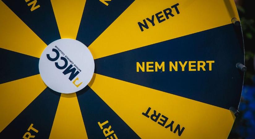 Ruff Bálint döntött: beszántja az MCC-t  „8000 diákot elküldeni, több száz tanárt elbocsátani, értelmetlen pusztítás és bosszú”