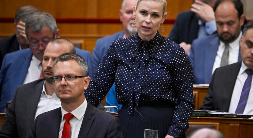 Juhász Hajnalka: Zsolti bácsi nincs és nem is volt, egy álpróféta hamis kreálmánya