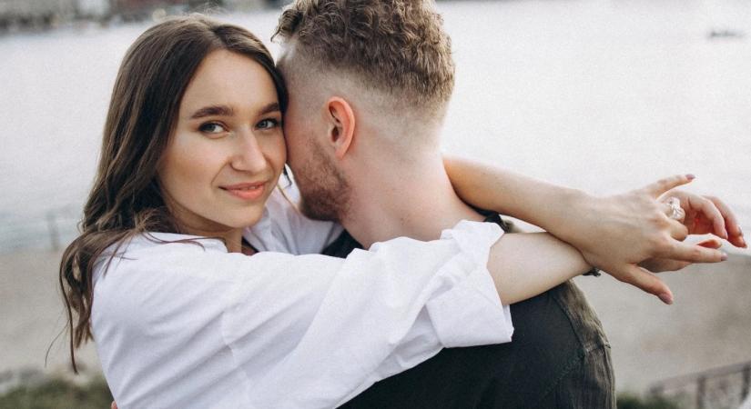 Nem a Tinder a nyerő: meglepő helyen találják meg a párjukat a magyarok