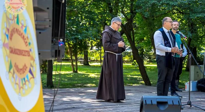 A Kárpát-medence magyar családjai ismét együtt ünnepelték az összetartozást - Csíkszeredában rendezték meg a III. Kárpát-medencei Magyar Családok Találkozóját