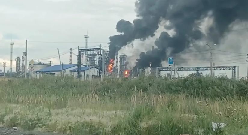 Ukrán dróntámadás érte Oroszország legnagyobb olajfinomítóját