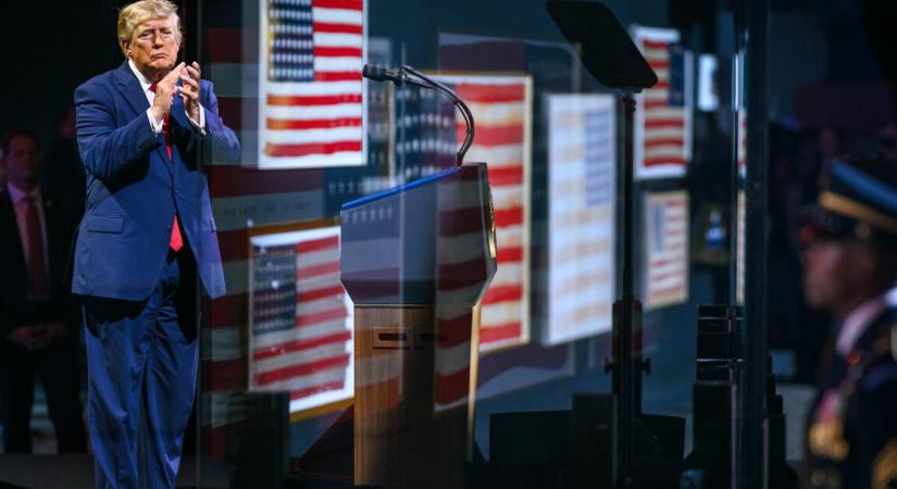 Donald Trump most jelentette be, tényleg ő telefonált