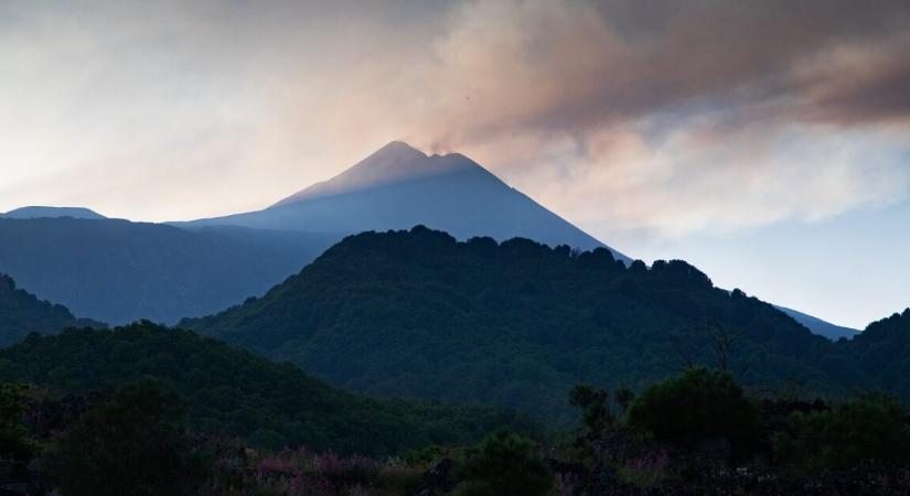 Újabb rendkívüli közleményt adtak ki az Etna kitörése miatt